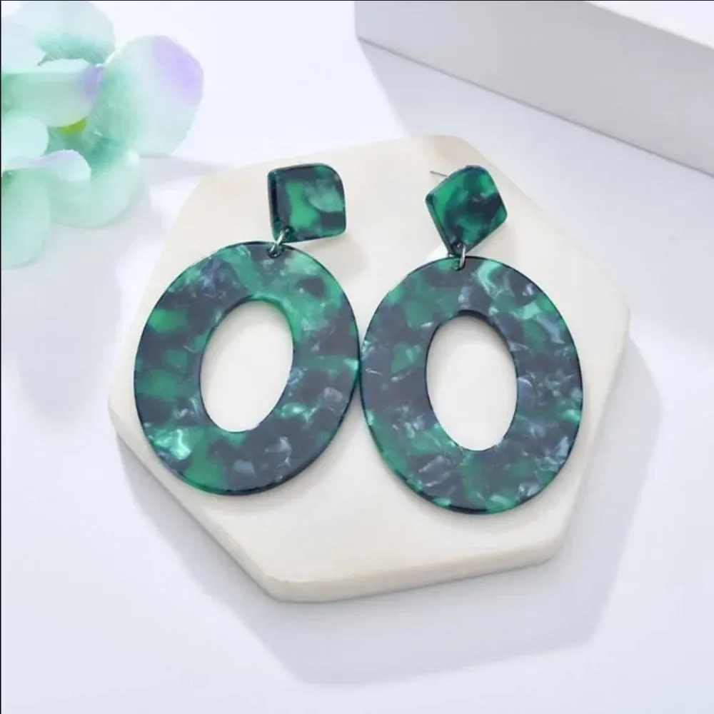 BaubleBar Emerald Green Oval Acrylic Earrings - Picture 8 of 8